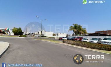 VENTA Casa 🏡  En Circuito Monarca Fraccionamiento Alteza Celaya Gto. Amplia y Equipada  3 Pisos con Roof Garden,  5 habitaciones