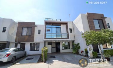 VENTA Casa 🏡  En Circuito Monarca Fraccionamiento Alteza Celaya Gto. Amplia y Equipada  3 Pisos con Roof Garden,  5 habitaciones