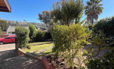 Venta de casa en Reñaca 4D / 3B / 9000UF