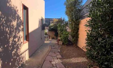 Venta de casa en Reñaca 4D / 3B / 9000UF