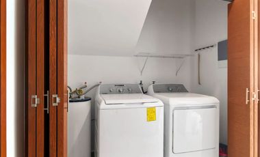 Moderno Townhouse de 3 Recámaras en la Mejor Zona de La Veleta