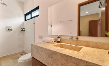 Moderno Townhouse de 3 Recámaras en la Mejor Zona de La Veleta