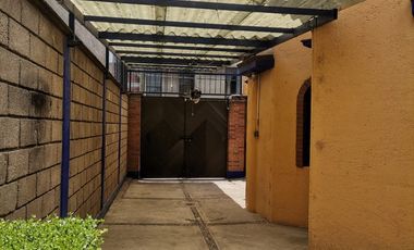 A PIE DE CALLE AMPLIOS ESPACIOS, FRENTE A GALERIAS METEPEC