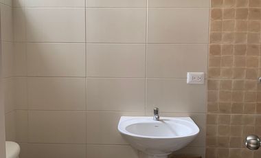 En Alquiler: Casa de 3 Dormitorios en Casa Laguna