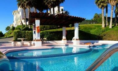 EXPECTACULAR TERRENO CON VISTA AL MAR EN GOLF RESORT 