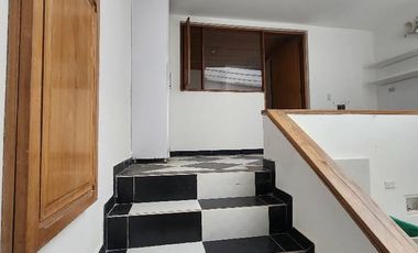 Condominio campestre con lago, casa de 2 pisos, con family room, cabaña adicional, 5 habitaciones, 5 baños, sala comedor, cocina, lavamderia, recibo p
