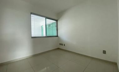 Casa en venta parque de la castellana cuarto de servicio Zapopan Jalisco