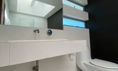 Casa en venta parque de la castellana cuarto de servicio Zapopan Jalisco