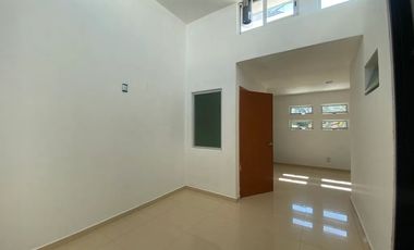 Casa en venta parque de la castellana cuarto de servicio Zapopan Jalisco