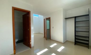 Casa en venta parque de la castellana cuarto de servicio Zapopan Jalisco