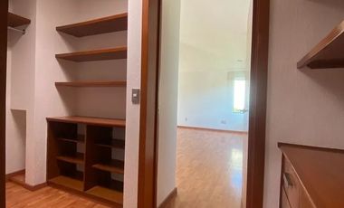 Casa en venta parque de la castellana cuarto de servicio Zapopan Jalisco