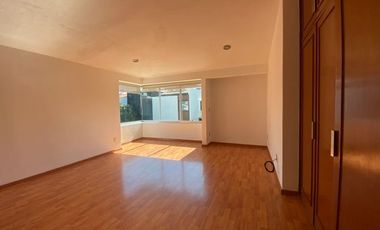 Casa en venta parque de la castellana cuarto de servicio Zapopan Jalisco