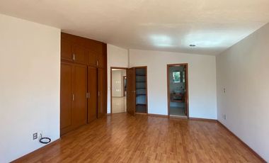 Casa en venta parque de la castellana cuarto de servicio Zapopan Jalisco