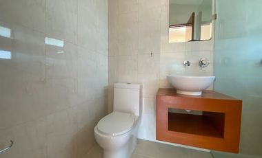 Casa en venta parque de la castellana cuarto de servicio Zapopan Jalisco