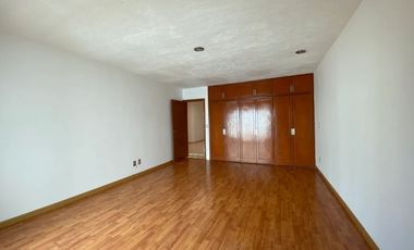 Casa en venta parque de la castellana cuarto de servicio Zapopan Jalisco