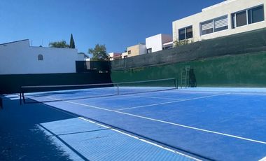 Casa en venta parque de la castellana cuarto de servicio Zapopan Jalisco