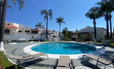 Casa en venta parque de la castellana cuarto de servicio Zapopan Jalisco