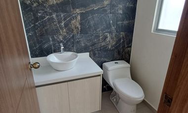 Tumbaco casa  de arriendo por estrenar esquinera amplio jardín privado, jacuzzi $850 incluida alícuota