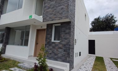 Tumbaco casa  de arriendo por estrenar esquinera amplio jardín privado, jacuzzi $850 incluida alícuota