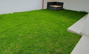 Tumbaco casa  de arriendo por estrenar esquinera amplio jardín privado, jacuzzi $850 incluida alícuota