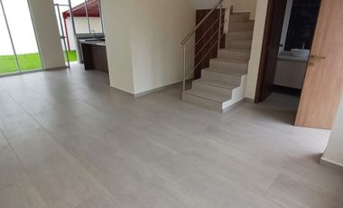 Tumbaco casa  de arriendo por estrenar esquinera amplio jardín privado, jacuzzi $850 incluida alícuota
