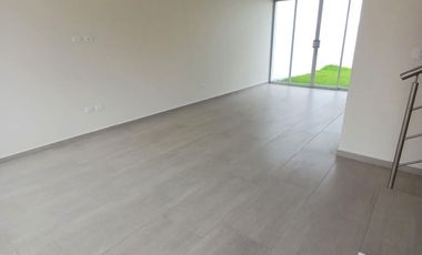 Tumbaco casa  de arriendo por estrenar esquinera amplio jardín privado, jacuzzi $850 incluida alícuota