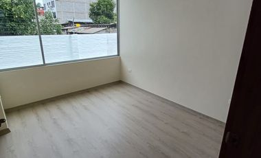 Tumbaco casa  de arriendo por estrenar esquinera amplio jardín privado, jacuzzi $850 incluida alícuota