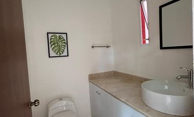 RENTA EN DSODZIL NORTE VILLA DENTRO DE PRIVADA CON PISCINA COMPARTIDA..