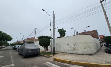 CASA -TERRENO EN CHORRILLOS
