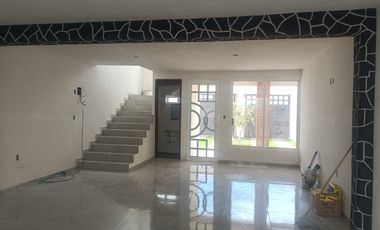 Casa con 3 Habitaciones y Terraza a la venta en Solares Banthi