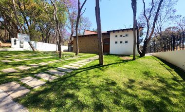 Hermosa Casa Paraíso en Renta con Alberca Ubicada en Fracc. Ixtapan de La Sal.