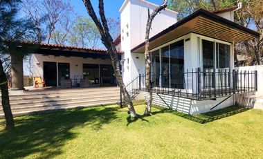 Hermosa Casa Paraíso en Renta con Alberca Ubicada en Fracc. Ixtapan de La Sal.
