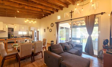 Hermosa Casa Paraíso en Renta con Alberca Ubicada en Fracc. Ixtapan de La Sal.