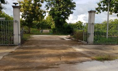 ลดราคาไม่ต้องต่อ!!!! ขายที่ดินต่ำกว่าราคาประเมิน พร้อมบ้านทรงโรมัน ติดถนน 2 ด้าน 33-1-69 ไร่