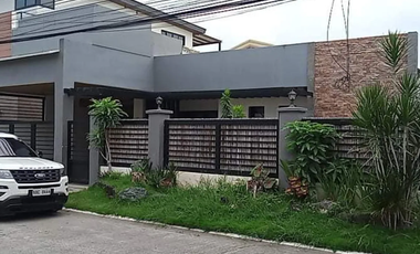 FOR SALE OR FOR RENT- HOUSE & LOT IN BF HOMES VILLAGE PARANAQUE CITY