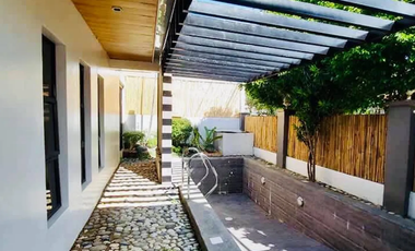 FOR SALE OR FOR RENT- HOUSE & LOT IN BF HOMES VILLAGE PARANAQUE CITY