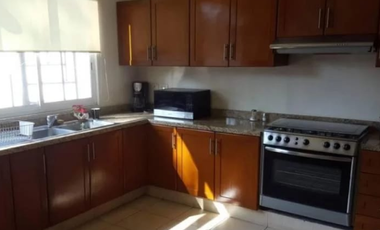 Rento departamento amueblado basico de  4 recamaras 2 baños cochera 2 autos en zona Angelópolis $16,000