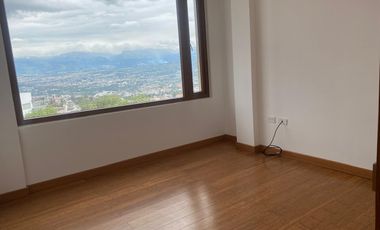 DEPARTAMENTO DE RENTA EN CUMBAYÁ - EXCELENTE PRECIO!