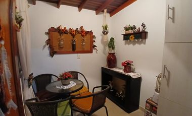 Venta hermoso Apartamento 2do piso en Navarra ( Bello )