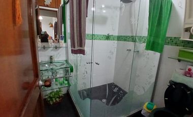 Venta hermoso Apartamento 2do piso en Navarra ( Bello )