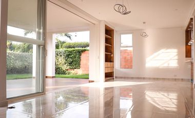 Casa de lujo en Portales del Castillo, Jamundí (4 hab – 378 m²)