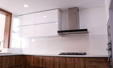 Casa de lujo en Portales del Castillo, Jamundí (4 hab – 378 m²)