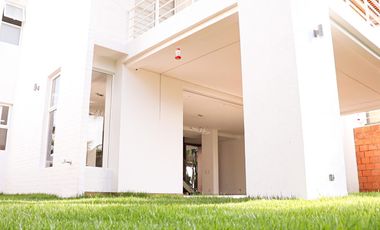 Casa de lujo en Portales del Castillo, Jamundí (4 hab – 378 m²)