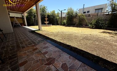 Amplia Casa Condominio Jardín Oriente Til-Til.