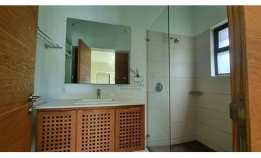 CASA CONTEMPORANEA EN VENTA