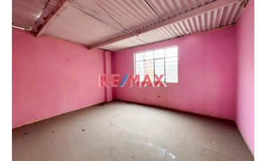 Remate De Casa Como Terreno Frente A Parque Y Loza Deportiva
