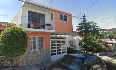 EXCELENTE PROPIEDAD UBICADA EN LA COLONIA COLINAS DE CHAPALA, EN CHAPALA, JALISCO