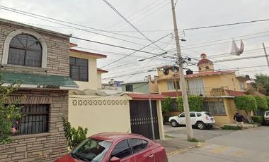 EXCELENTE PROPIEDAD UBICADA EN LA COLONIA PASEOS DE SANTA MARIA, EN CUAUTITLAN IZCALLI, EDO DE MEXICO.