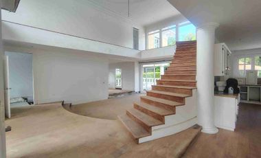 SE VENDE CONDOMINIO LUJOSO EN UNIDAD CERRADA