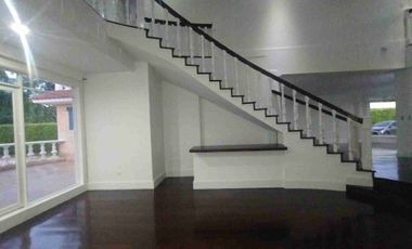 SE VENDE CONDOMINIO LUJOSO EN UNIDAD CERRADA